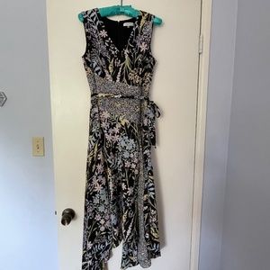 Calvin Klein, V-neck Floral Midi Dress, Size 6